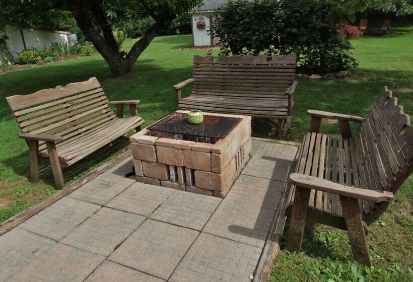 The Pines Of Dresden B&b