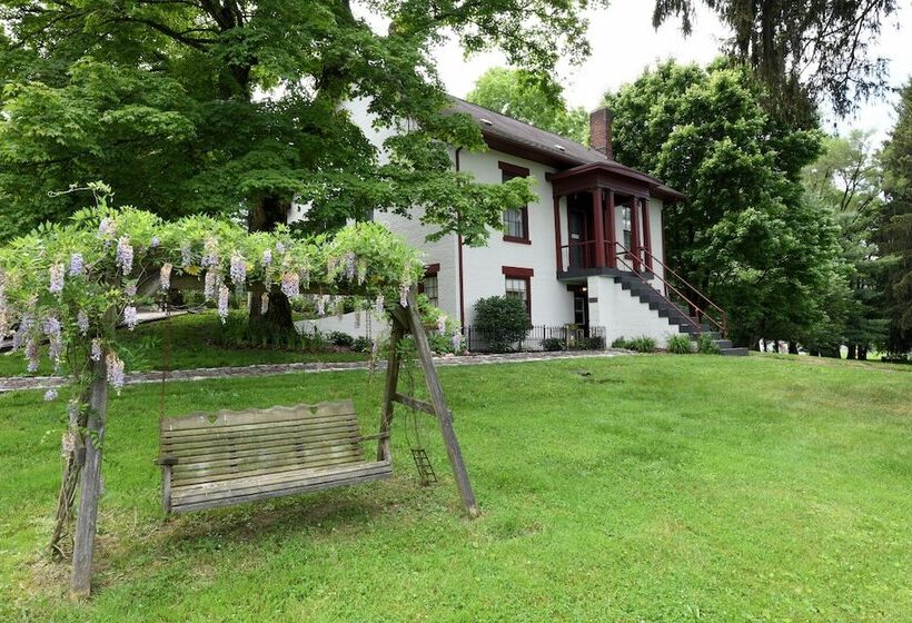 The Pines Of Dresden B&b