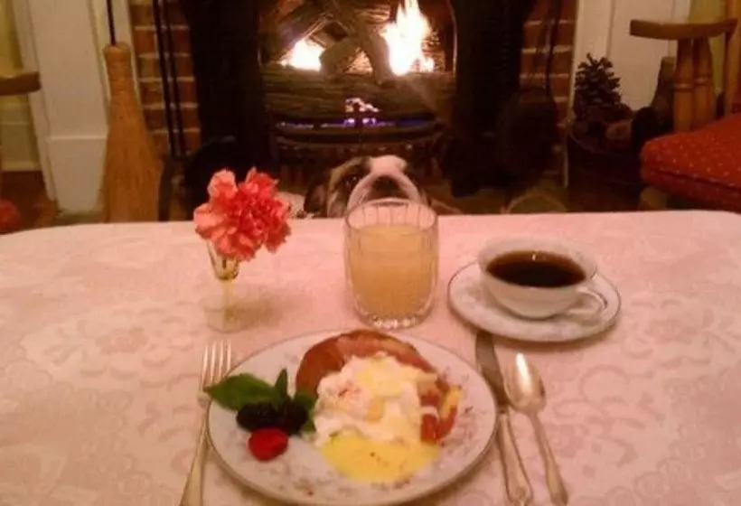 The Pines Of Dresden B&b