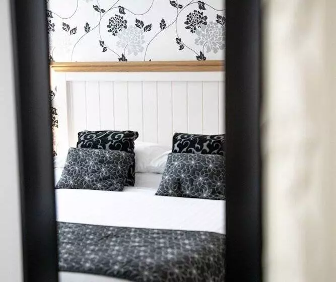 ベッドアンドブレックファースト Trelawney Hotel   Guest House