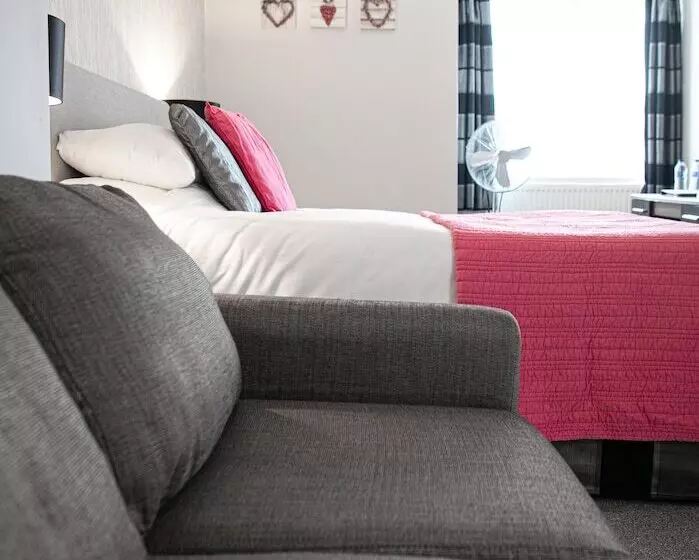 ベッドアンドブレックファースト Trelawney Hotel   Guest House