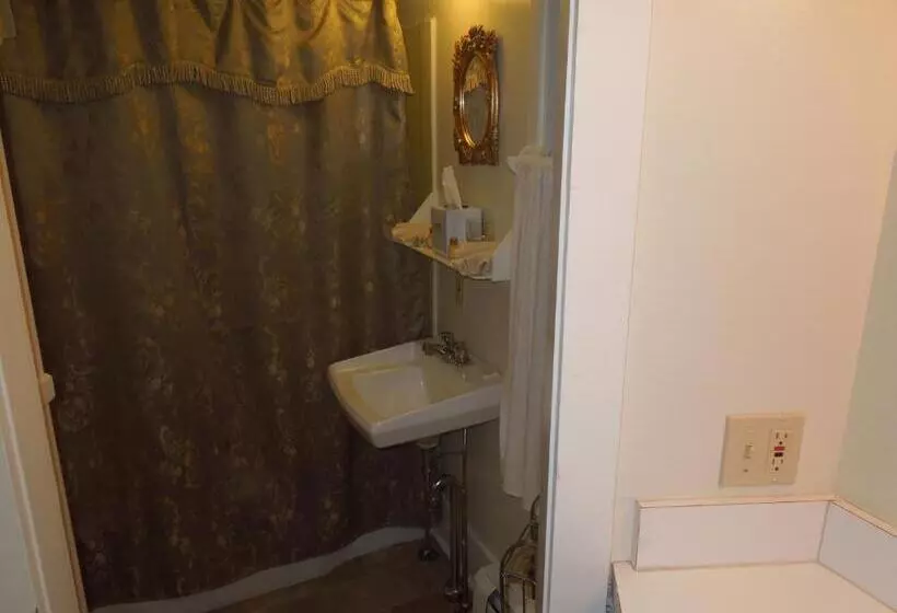 Bed and Breakfast Wildcat Inn And Tavern