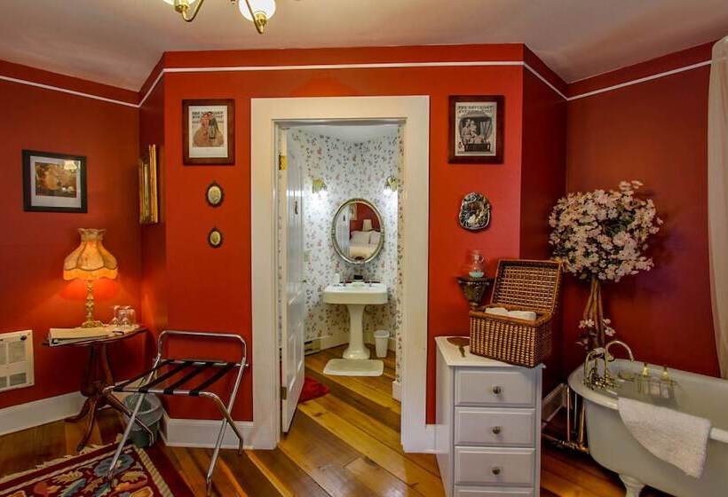 Buffalo Tavern Bed & Breakfast