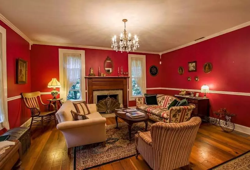 Buffalo Tavern Bed & Breakfast