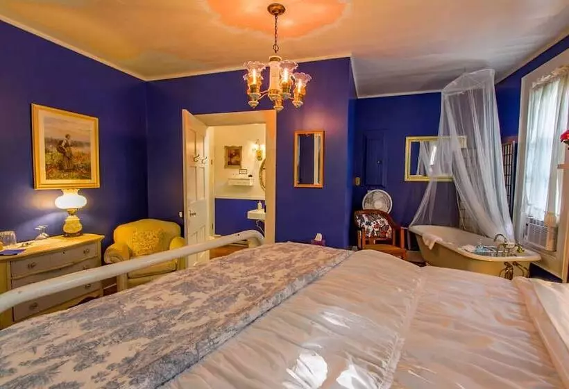 Buffalo Tavern Bed & Breakfast