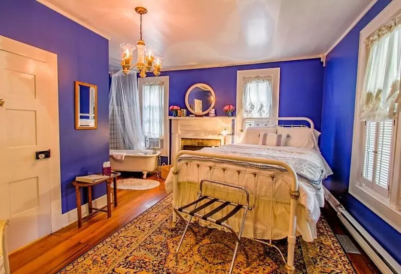 Buffalo Tavern Bed & Breakfast