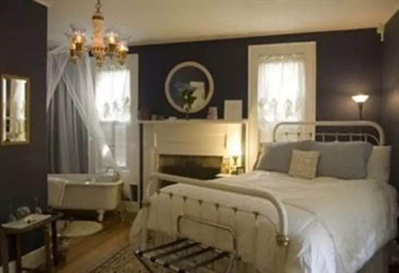 Buffalo Tavern Bed & Breakfast