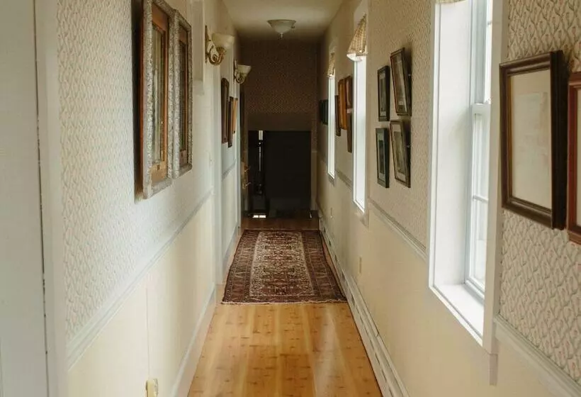 Cave Hill Farm Bed & Breakfast