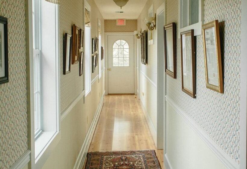 Cave Hill Farm Bed & Breakfast