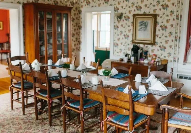 Cave Hill Farm Bed & Breakfast