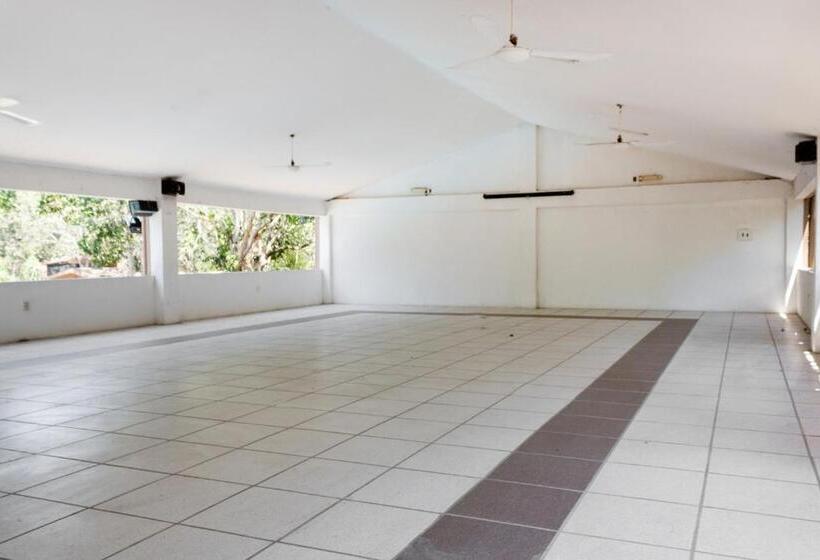 Cotlamani Hotel Aventura