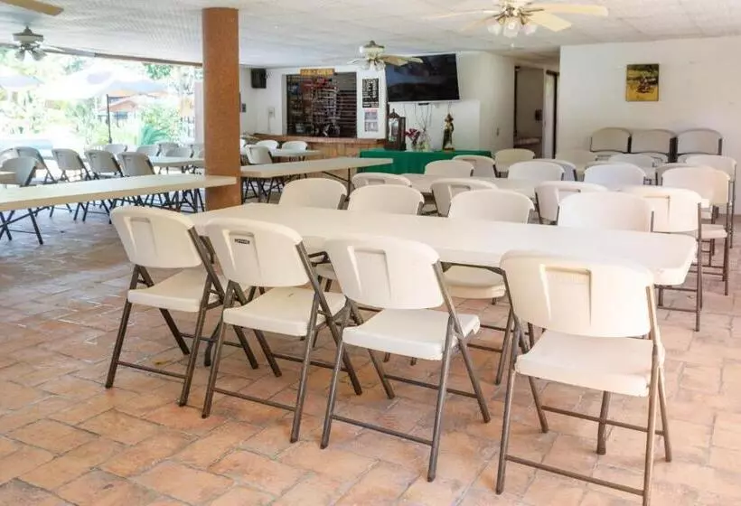 Cotlamani Hotel Aventura