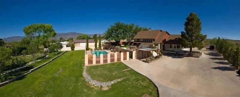 Desert Rose Bed And Breakfast