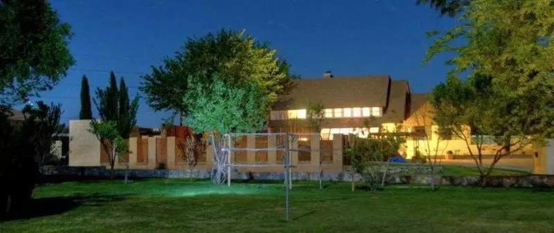 Desert Rose Bed And Breakfast