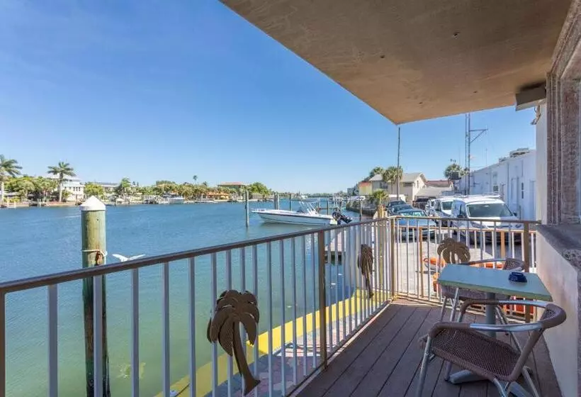 Bay Palms Waterfront Resort Hotel And Marina