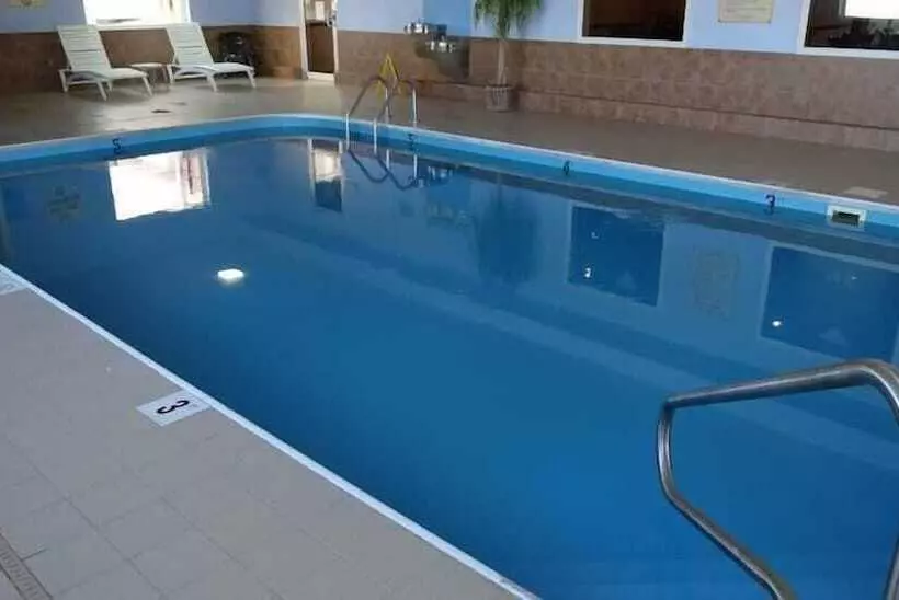 ホテル Fairgrounds Inn