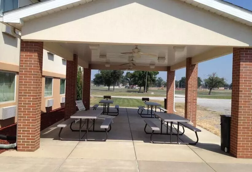 ホテル Fairgrounds Inn