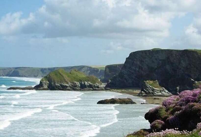 Отель Porth Lodge