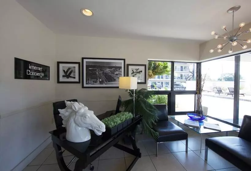 Hotelli Sole Inn And Suites