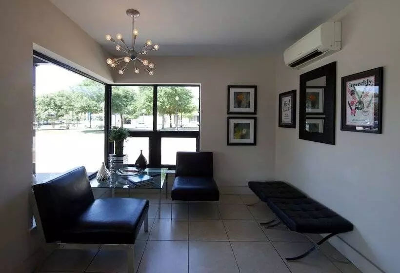 Hotelli Sole Inn And Suites