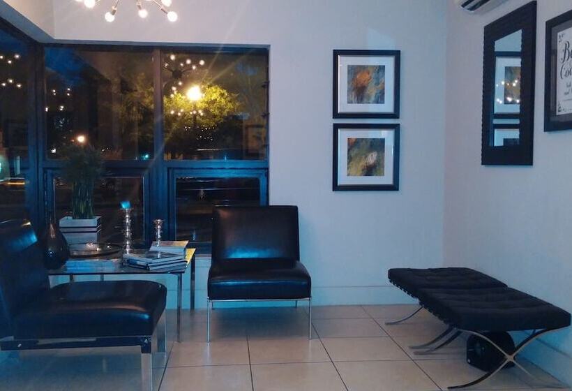 בית מלון כפרי Sole Inn And Suites