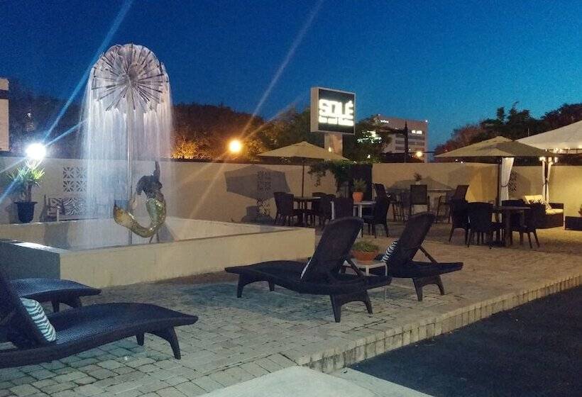 בית מלון כפרי Sole Inn And Suites