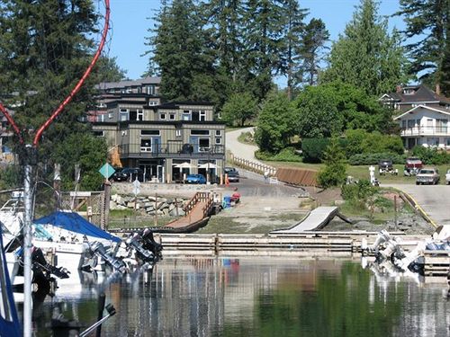 Otel Sooke Harbour Resort & Marina