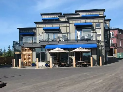 Отель Sooke Harbour Resort & Marina