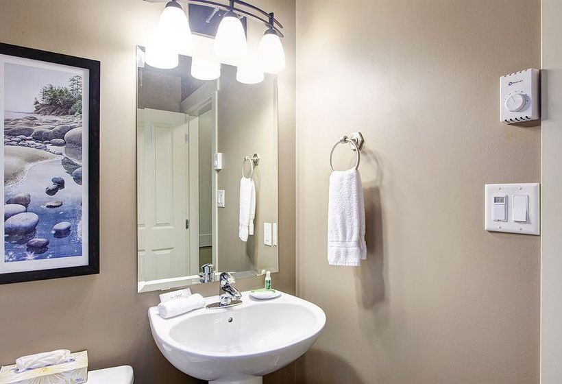 Otel Sooke Harbour Resort & Marina