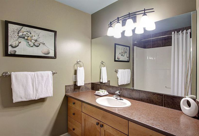 Otel Sooke Harbour Resort & Marina