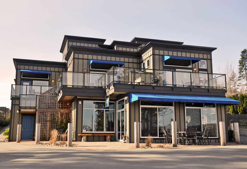 Otel Sooke Harbour Resort & Marina