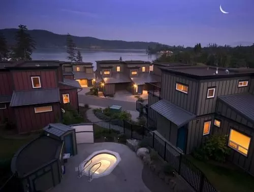 Отель Sooke Harbour Resort & Marina
