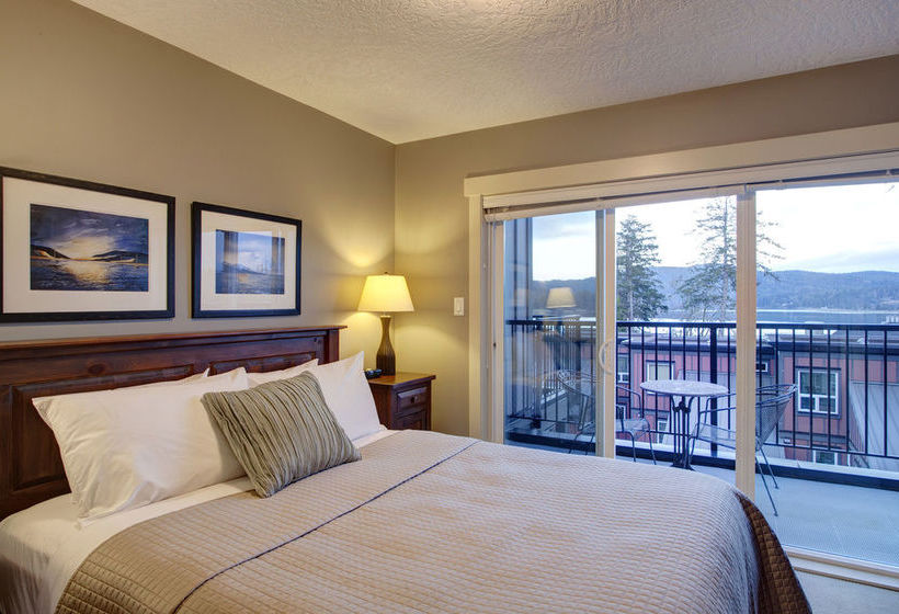 Otel Sooke Harbour Resort & Marina