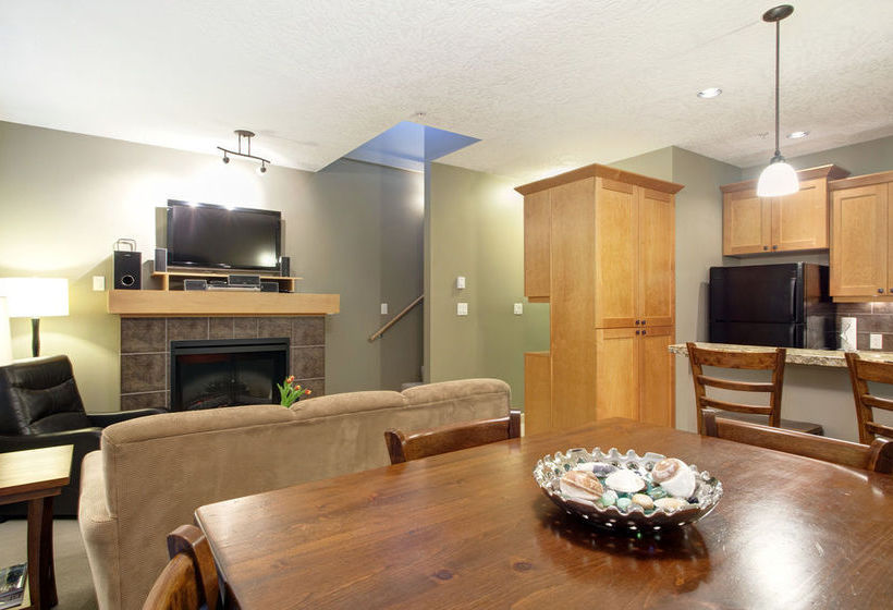 Otel Sooke Harbour Resort & Marina