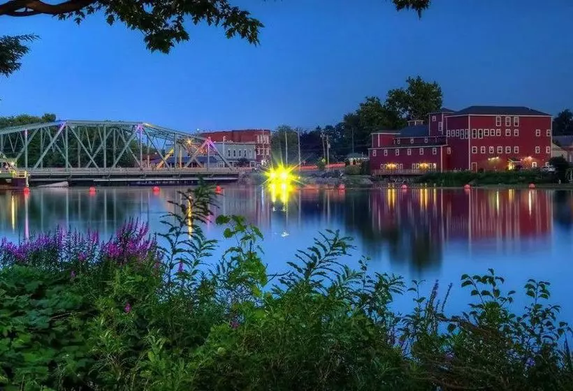 Hotel The Red Mill Inn