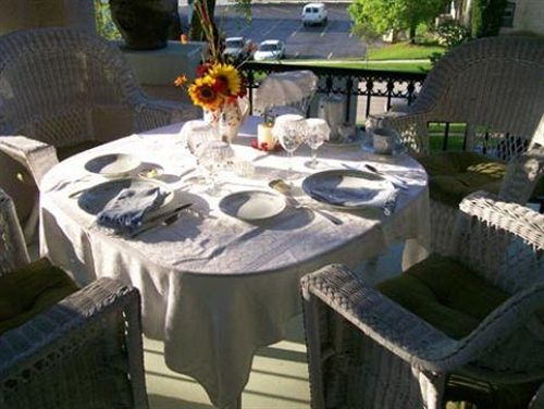 Isadoras Bed And Breakfast