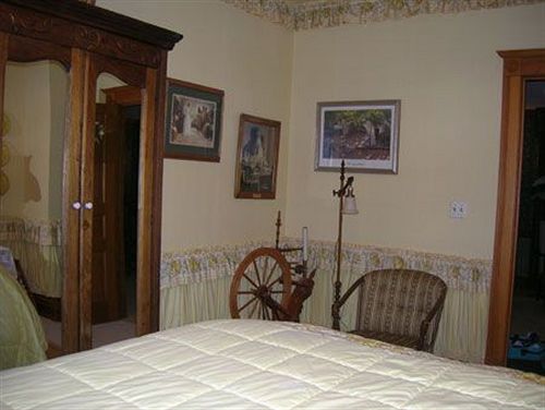 Isadoras Bed And Breakfast