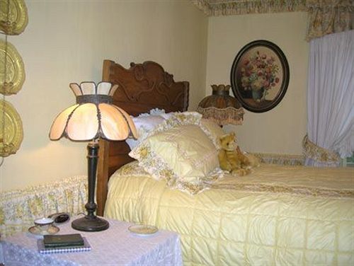 Isadoras Bed And Breakfast