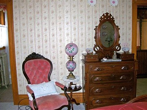 Isadoras Bed And Breakfast