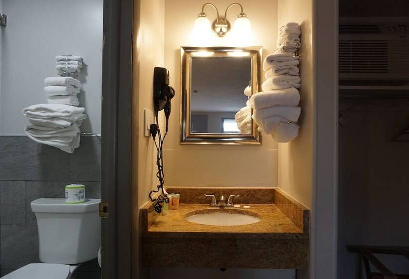 Мотель Harvest Drive Family Inn  Renovated Rooms