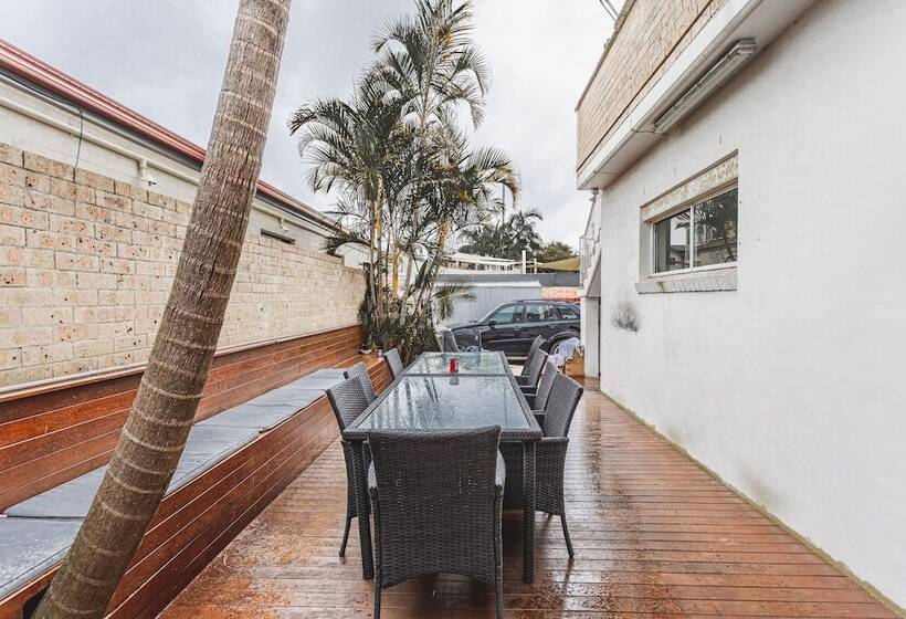 汽车旅馆  Manly Beach House