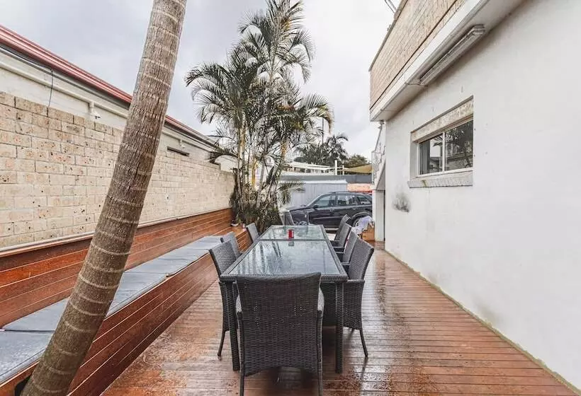 汽车旅馆 Manly Beach House