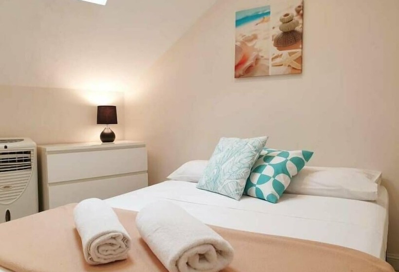 汽车旅馆  Manly Beach House