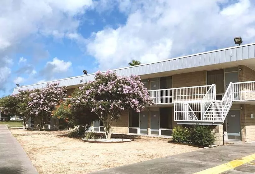 モーテル Sky Palace Inn & Suites By Jasper Beeville