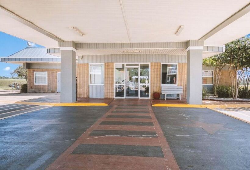 فندق على الطريق Sky Palace Inn & Suites By Jasper Beeville