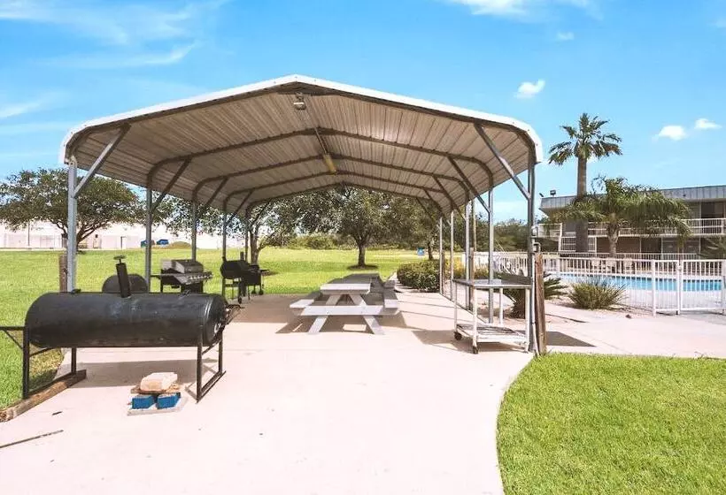 モーテル Sky Palace Inn & Suites By Jasper Beeville