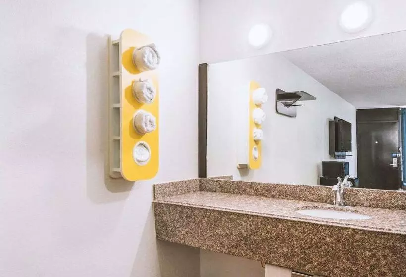 モーテル Sky Palace Inn & Suites By Jasper Beeville