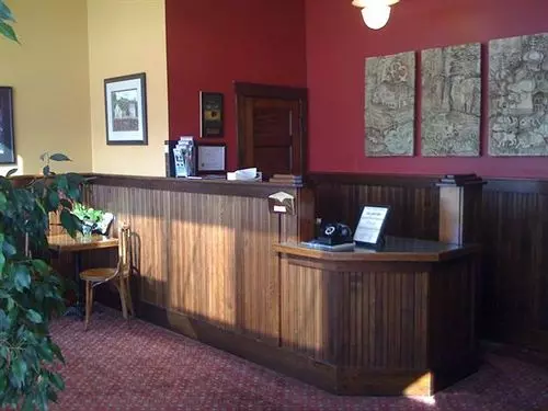 New York Hotel & Cafe