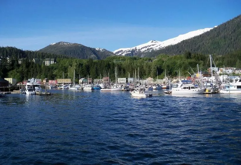 New York Hotel & Cafe