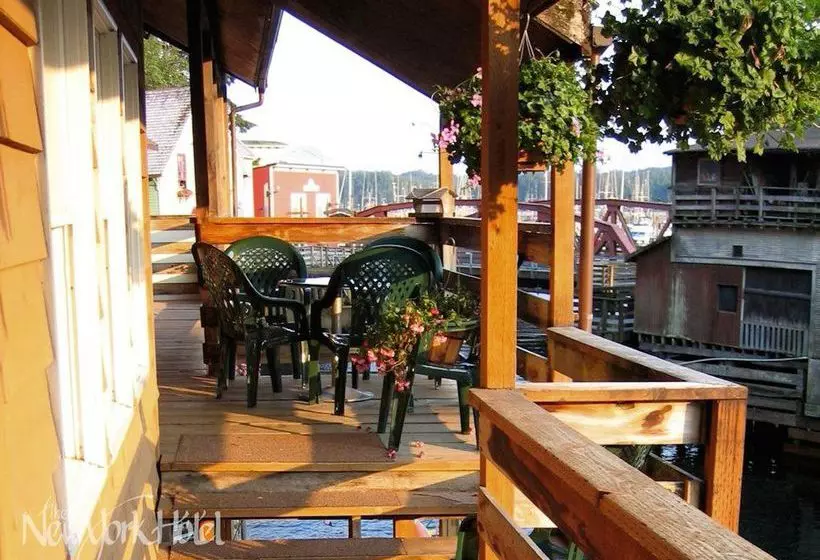 New York Hotel & Cafe